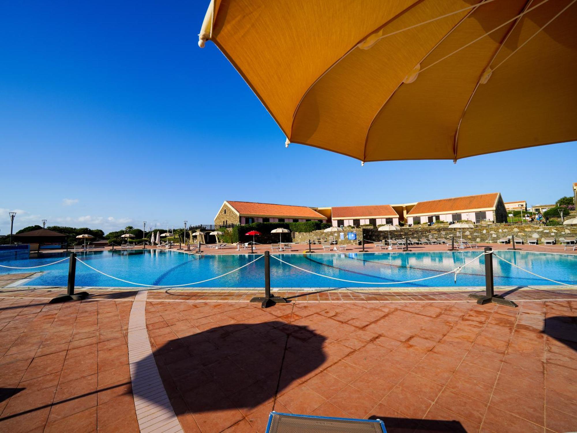 Le Tonnare Di Stintino - Beach Resort Exterior foto