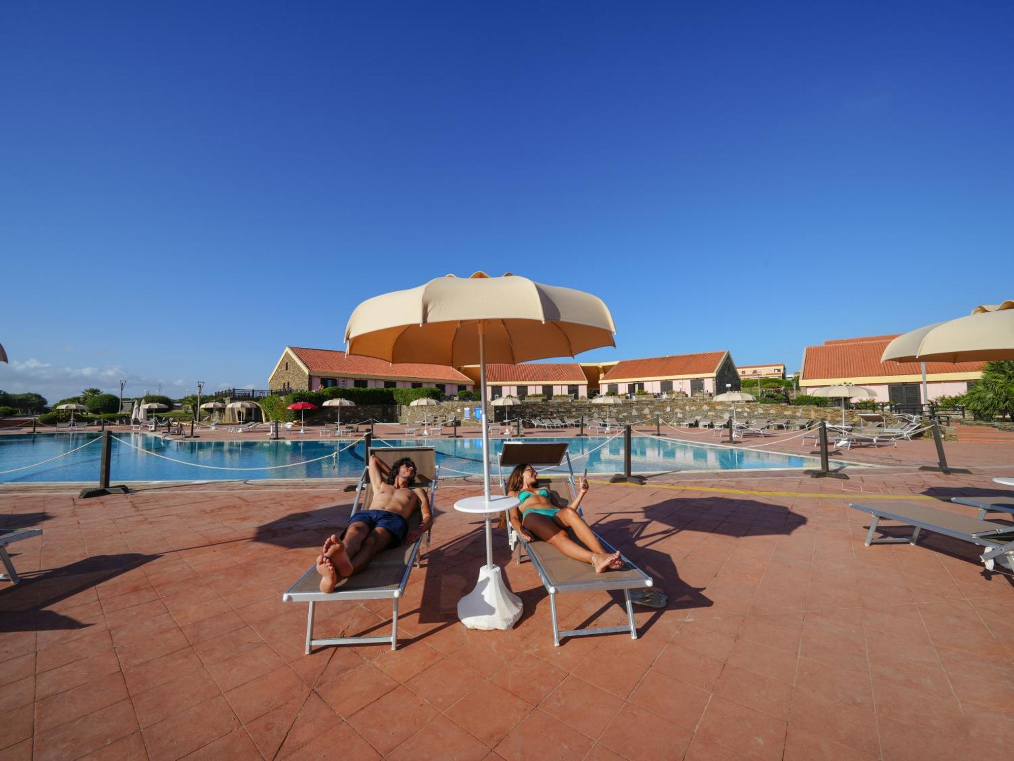 Le Tonnare Di Stintino - Beach Resort Exterior foto