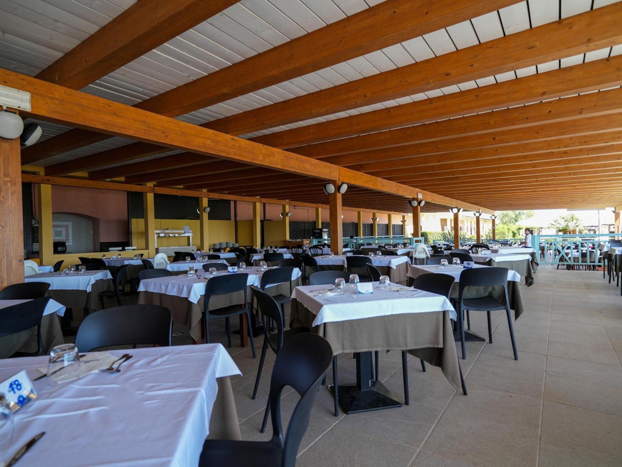 Le Tonnare Di Stintino - Beach Resort Exterior foto