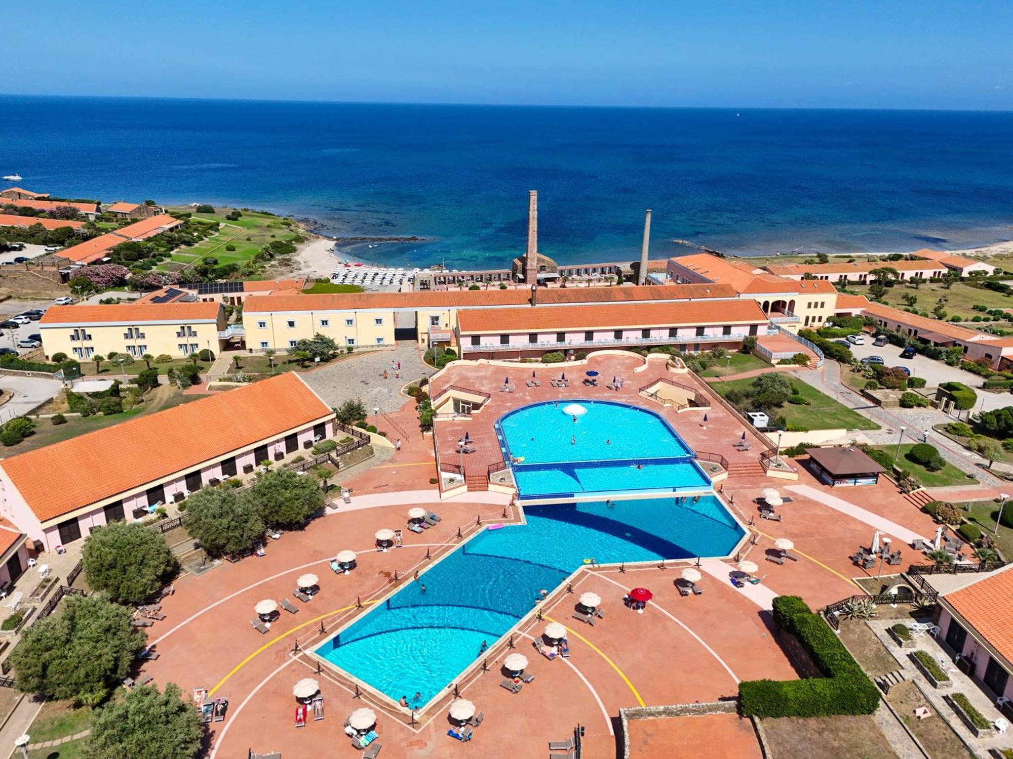 Le Tonnare Di Stintino - Beach Resort Exterior foto